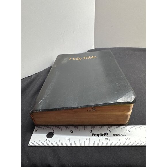 The Holy Bible King James Version Regency Edition READ Red Letter - Picture 10 of 16
